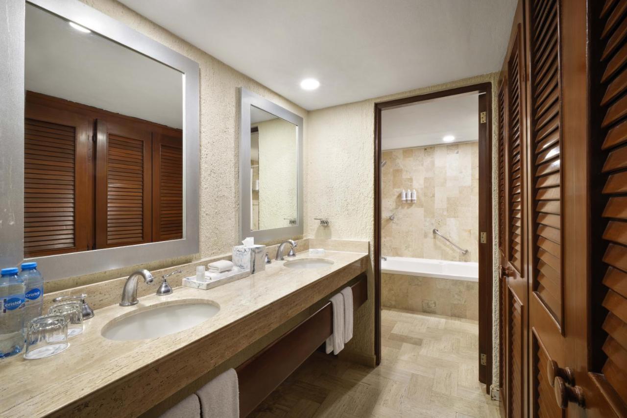 Four-Bedroom Premium Villa Two King Beds Two Double Beds Non-Smoking