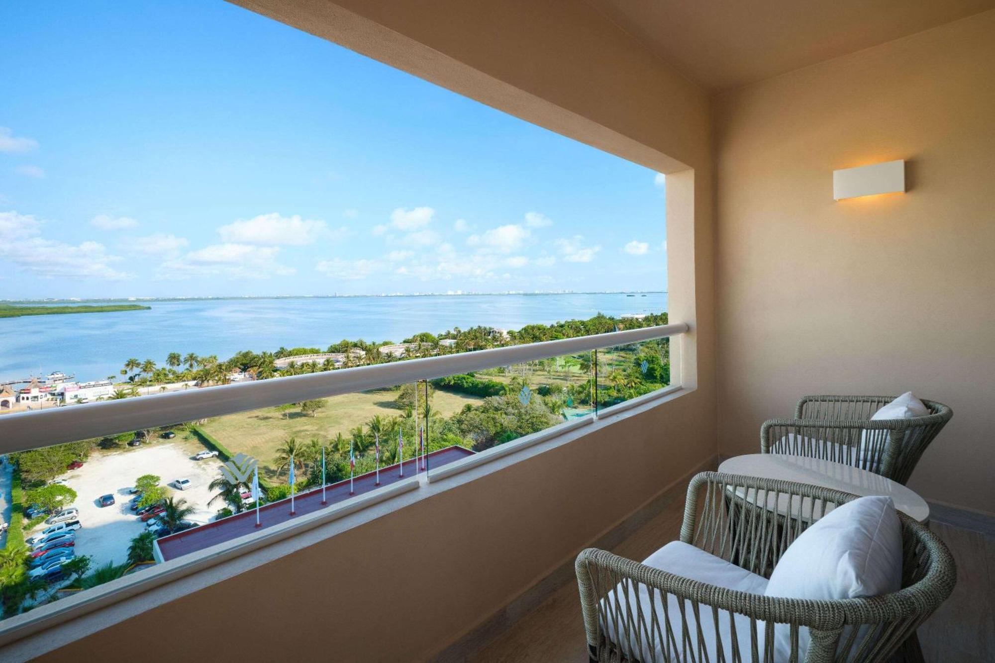 Superior Double Room Lagoon View Non-Smoking